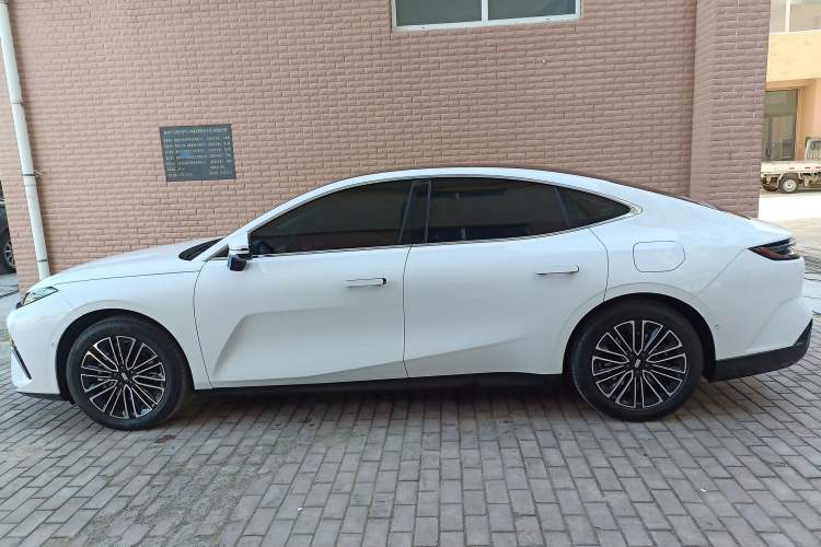 Used Geely Galaxy Galaxy 8 2025 130km EM-i Deluxe Edition