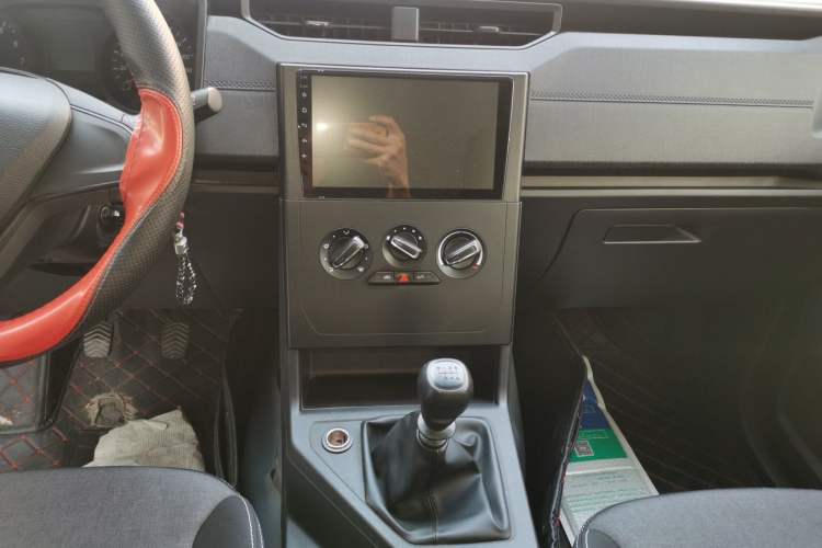 Used Wuling Hongguang PLUS 2019 1.5T Manual Standard Version 7 Seats