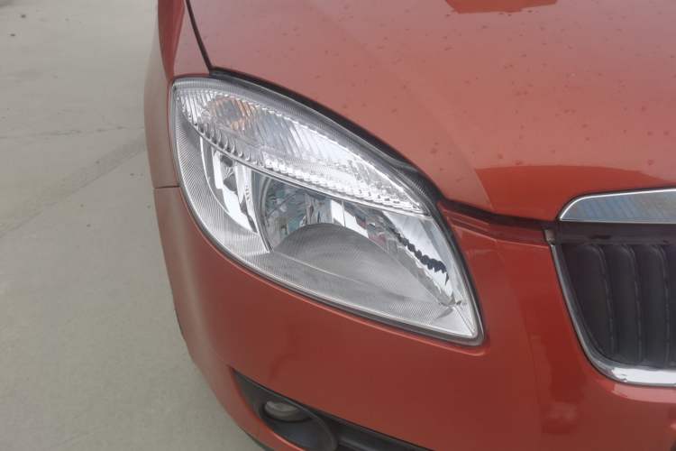 Used Skoda Fabia 2011 1.4L Manual Crystal Edition Right Front Headlight