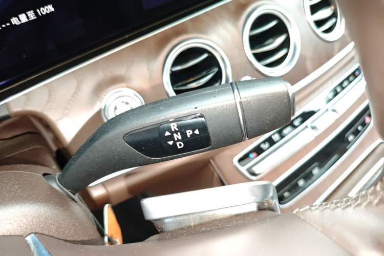 Used Mercedes-Benz E-Class New Energy 2022 Second Facelift E 350 e L Plug-in Hybrid Sedan Gear Lever