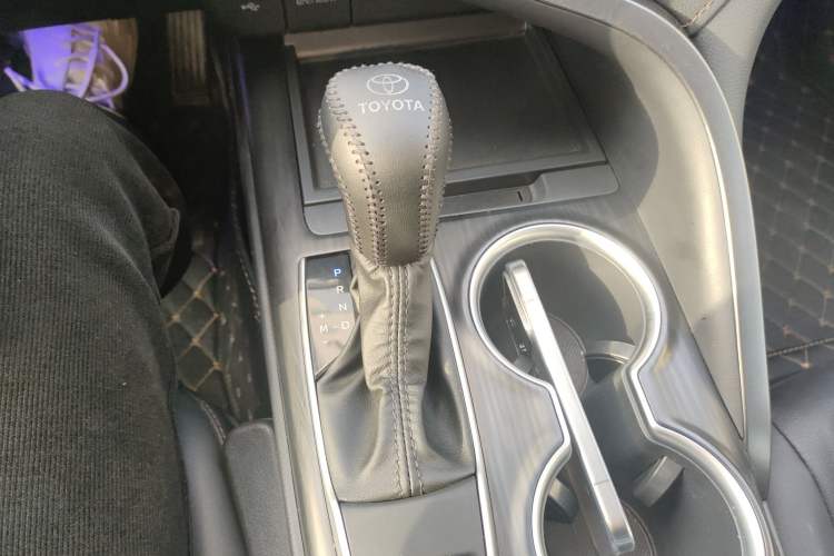 Used Toyota Camry 2023 2.0G Luxury Edition
