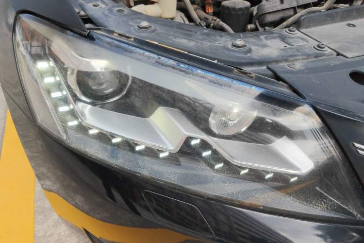 Used Volkswagen Passat 2013 1.8TSI DSG Prestige Edition Right Front Headlight