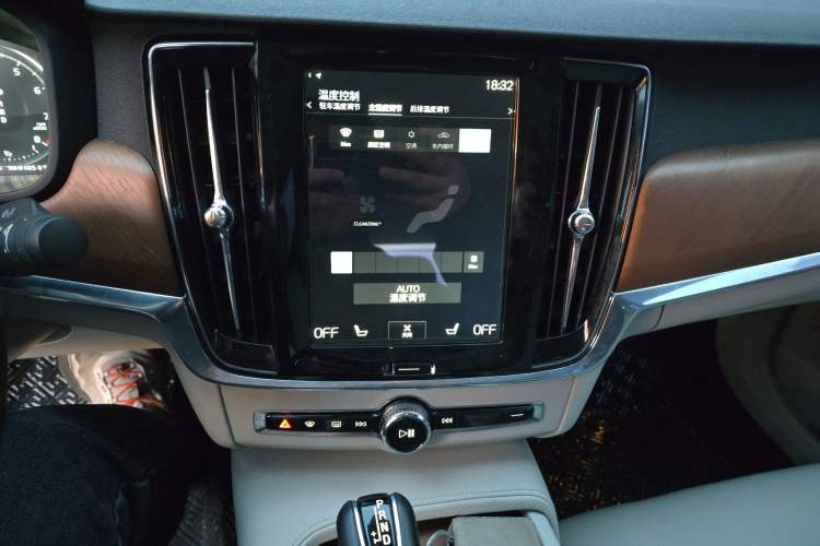 Used Volvo S90 2017 T5 Smart Luxury Edition
