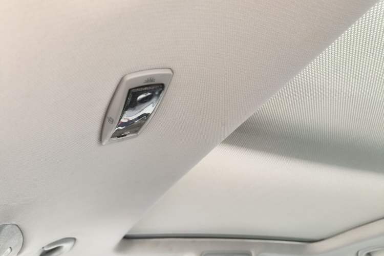 Used Volkswagen Tiguan 2015 1.8TSI Automatic All-Wheel-Drive Luxury Model Headliner