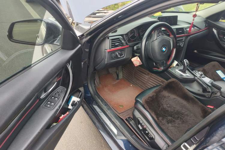 Used BMW 3 Series 2013 320i Sport Design Package
