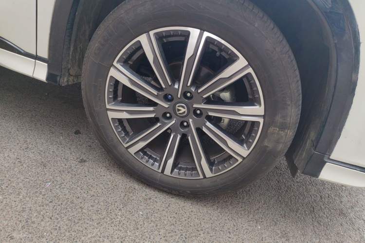 Used CHANGAN CS75 PLUS 2024 3rd Generation Champion Edition 1.5T Intelligent Drive Dynamic Model Right Front Wheel Hub