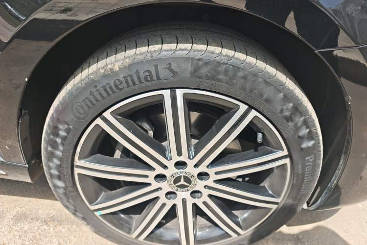 Used Mercedes-Benz V-Class 2022 V 260 L Long-wheelbase Luxury Edition