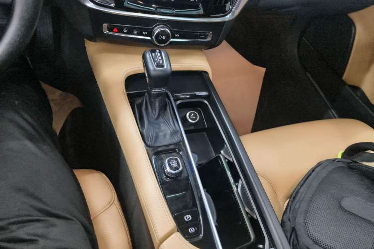 Used Volvo S90 2017 T4 Zhiyi Edition