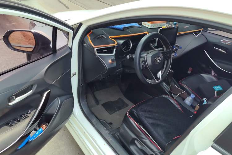 Used Toyota Levin 2019 Dual-Engine 1.8H E-CVT Luxury Edition China VI Standard Driver Seat