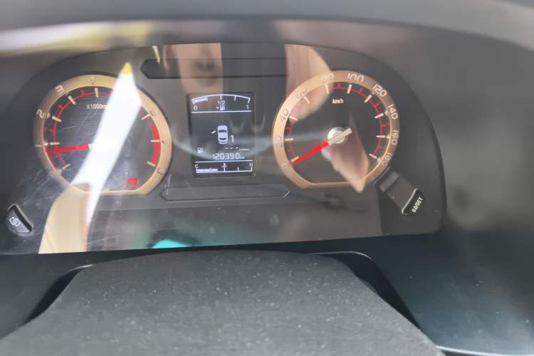 Used FORTHING Lingzhi 2017 M5L 1.6L 7-Seater Comfort Model