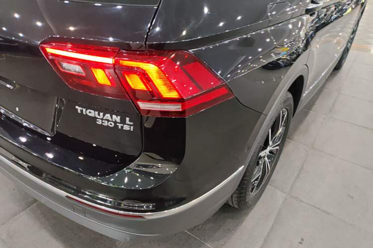 Used Volkswagen Tiguan L 2020 330TSI Automatic Two-Wheel Drive Smart Luxury Edition China VI Standard Right Rear Taillight