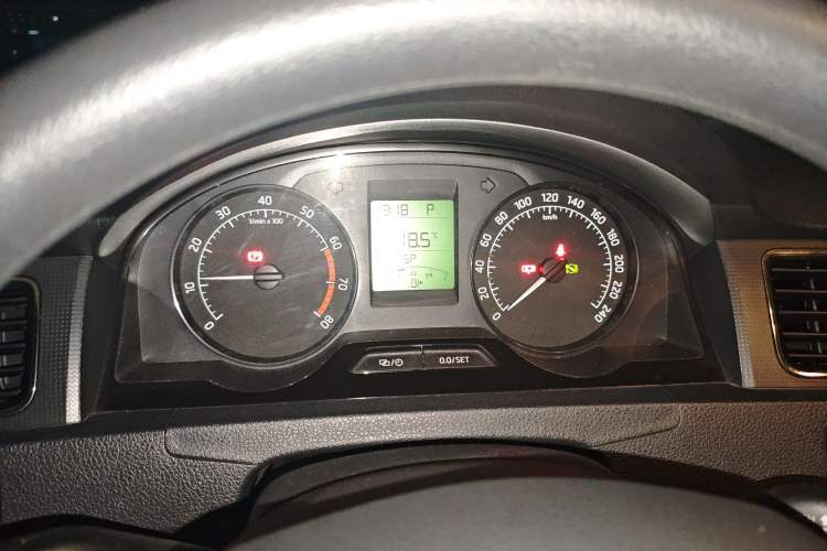 Used Skoda Rapid 2013 1.6L Automatic Smart Selection Model
