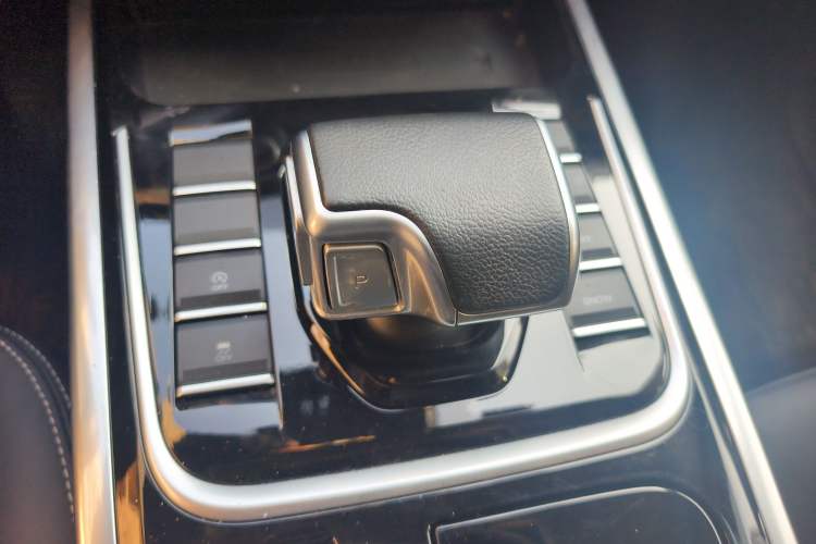 Used Isuzu mu-X 2022 2.0T Gasoline Automatic 4WD Jingyue Trim with 5 Seats