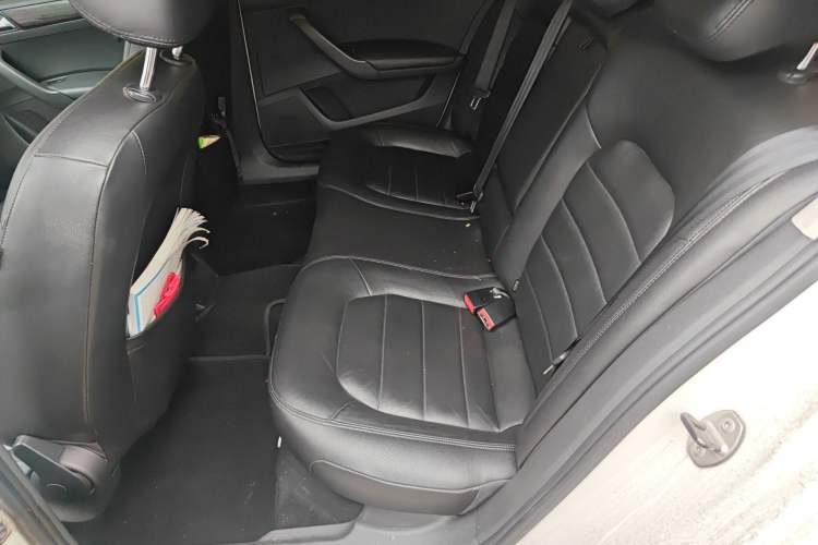 Used Volkswagen Santana 2013 1.6L Automatic Luxury Edition Left Rear Seat