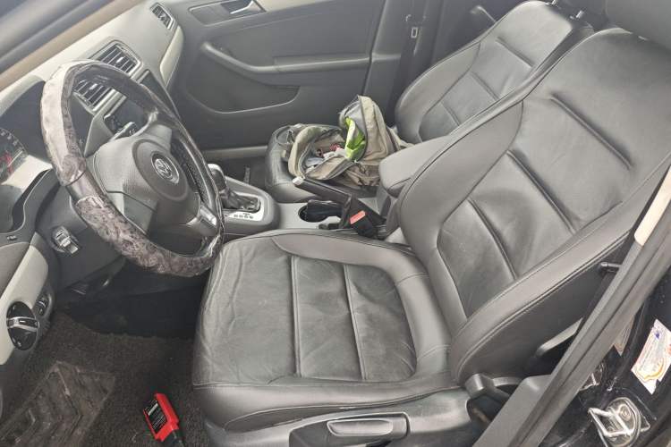 Used Volkswagen Sagitar 2014 1.6L Automatic Comfort Model Left Front Seat