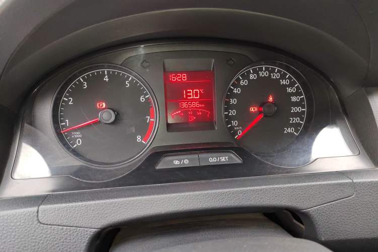 Used Volkswagen Santana 2015 1.6L Manual Fashion Edition