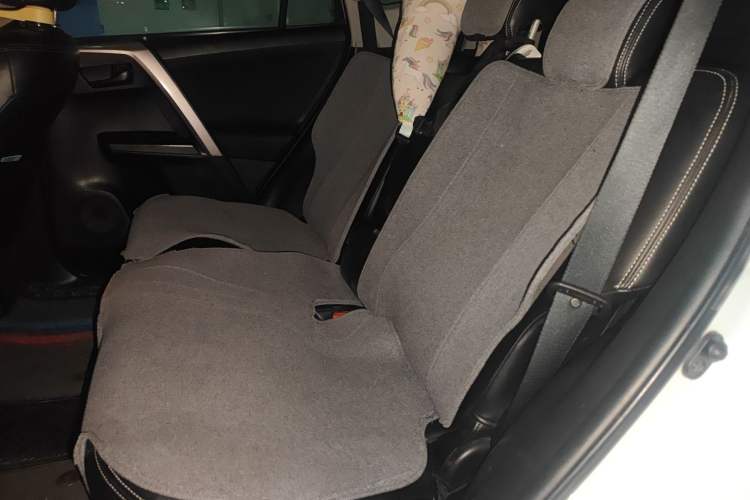 Used Toyota RAV4 2019 2.0L CVT Two-Wheel Drive Fashion X Limited Edition China VI Standard