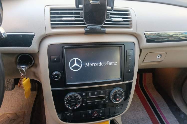 Used Mercedes-Benz R-Class 2014 R 320 4MATIC Luxury Model
