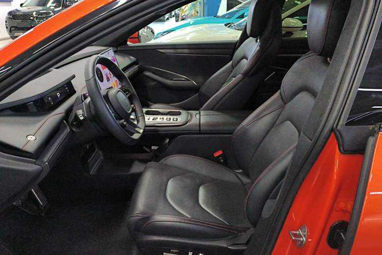 Used Xiaomi Auto SU7 2024 Four-Wheel Drive Ultra-Long Range Advanced Intelligent Driving Max Edition