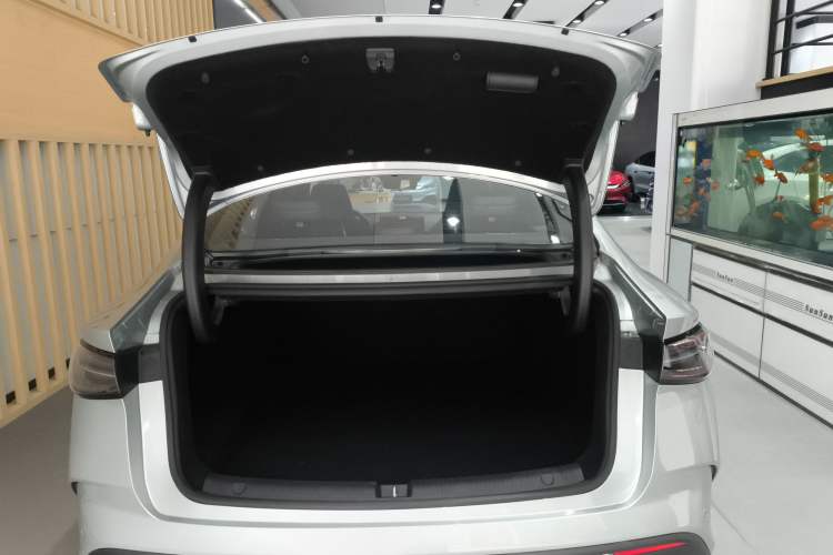 Used BYD Seal 06 New Energy 2025 DM-i Smart Drive 120KM Deluxe Model