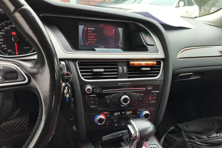 Used Audi A4L 2015 35 TFSI Automatic Standard Model Audio And AC Panel