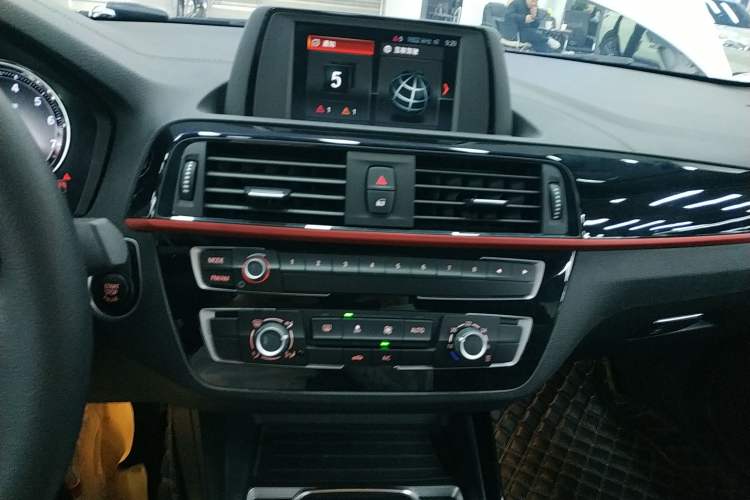 Used BMW 2 Series (Import) 2018 220i Convertible Coupe Sports Design Package
