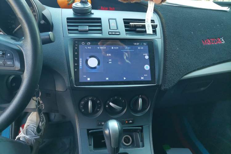 Used Mazda 3 2013 Sedan 1.6L Automatic Elite Model Audio And AC Panel