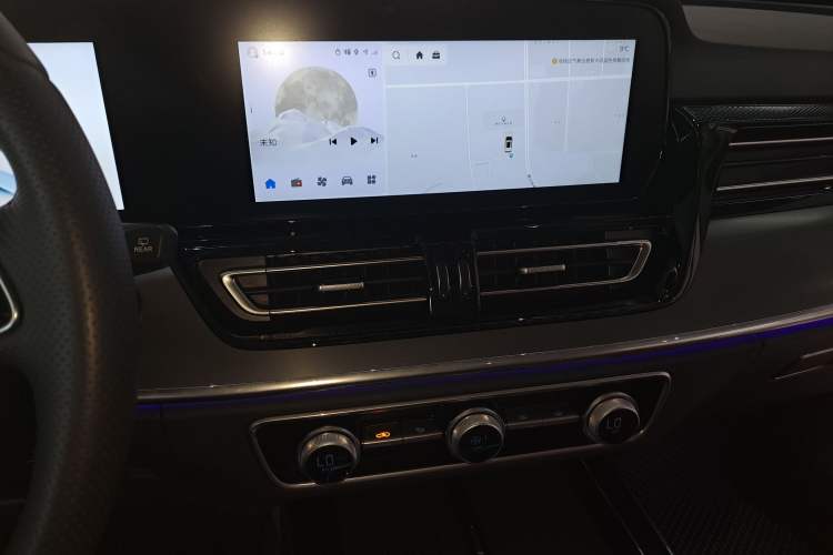 Used Hongqi HS5 2023 2.0T Qixiang Pro Edition
