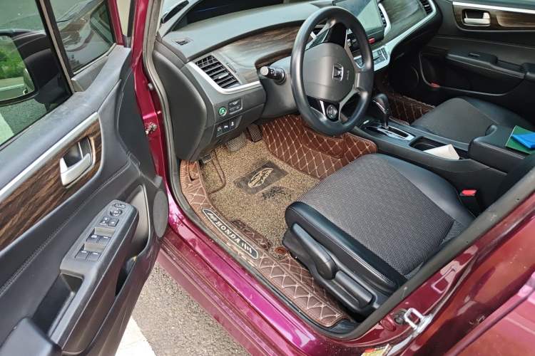 Used Honda Jade 2017 1.8L automatic Comfort version 5 seats Driver Seat