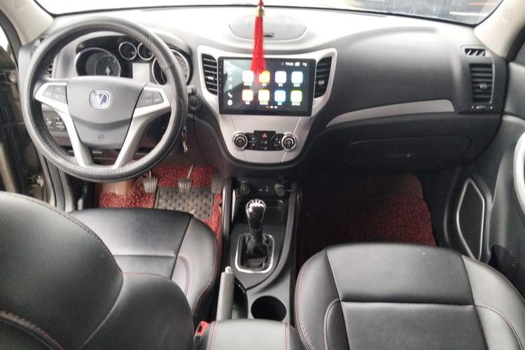 Used CHANGAN CS35 2016 1.6L Manual Luxury Model China V Standard Center Console
