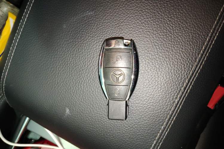 Used Mercedes-Benz R-Class 2014 R 320 4MATIC Business Model
