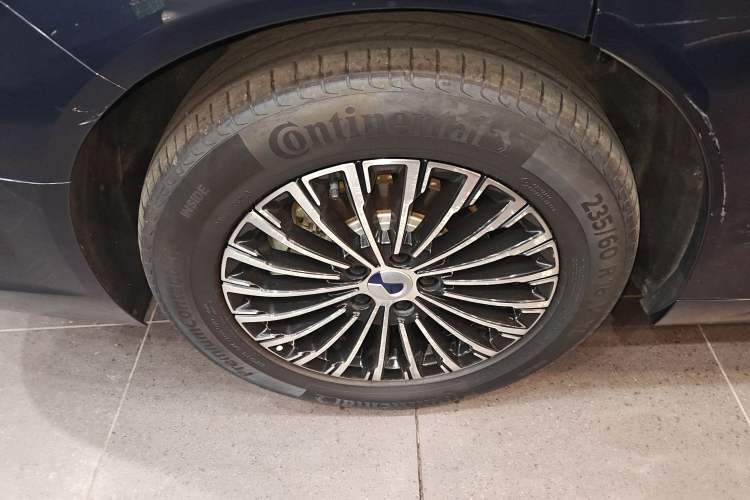 Used Denza D9 2022 DM-i 970 Four-Wheel Drive Prestige Model
