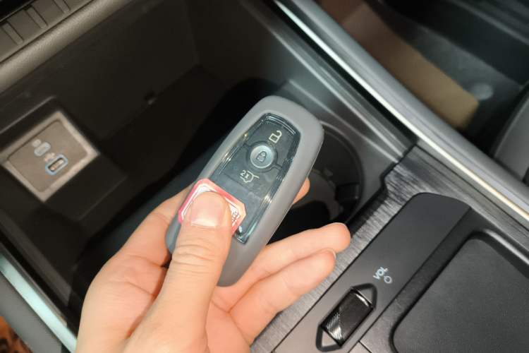 Used Ford Edge 2023 Ford Explorer L 2.0T EcoBoost Two-Wheel Drive 7-Seater Luxury Model
