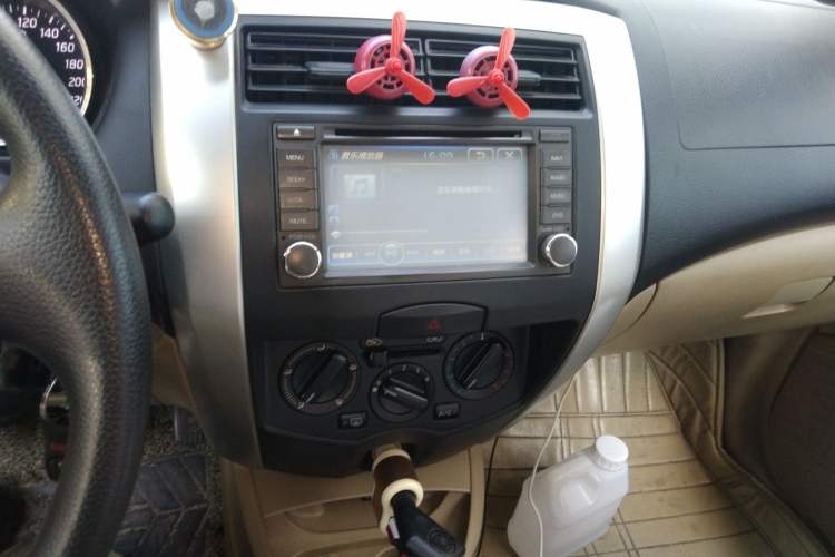 Used Nissan Livina 2013 1.6XE Manual Comfort Edition
