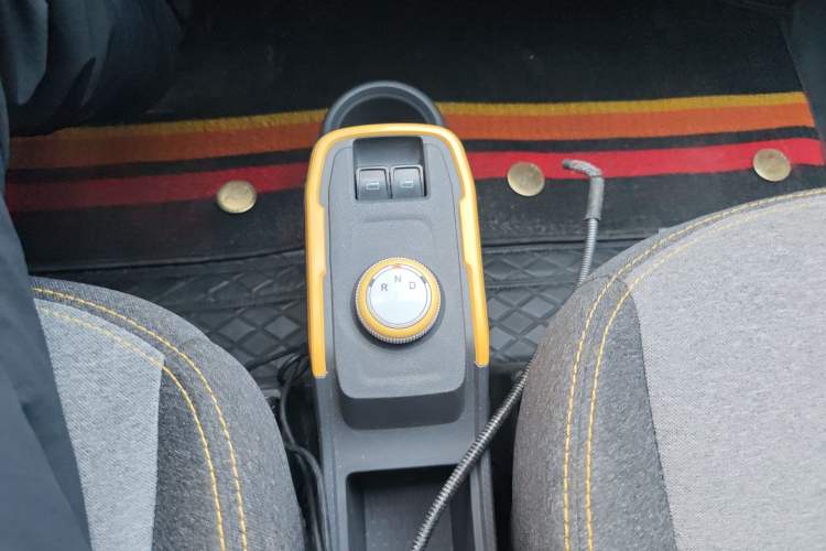 Used Chery QQ Ice Cream 2022 120km Conical Shape Lithium Iron Phosphate Gear Lever