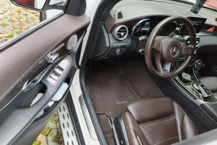 Used Mercedes-Benz GLC 2017 GLC 260 4MATIC Luxury Model