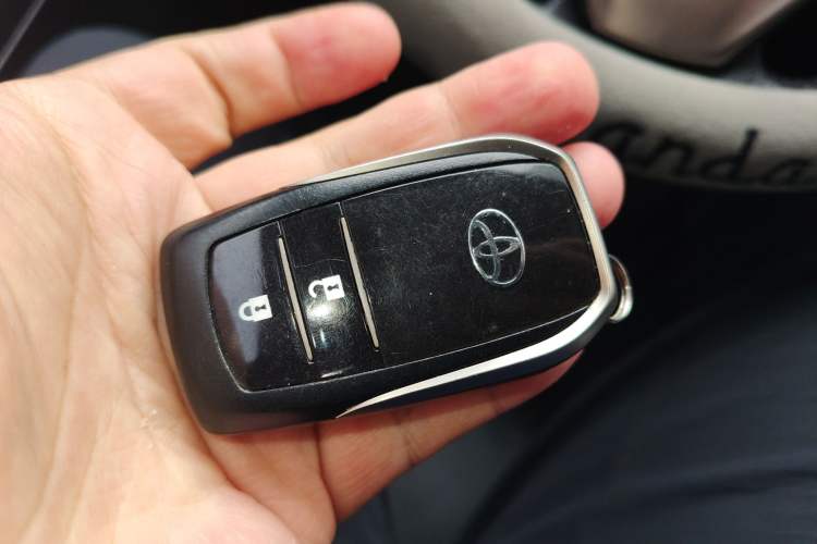 Used Toyota RAV4 2013 2.0L CVT Four-Wheel Drive New Edition