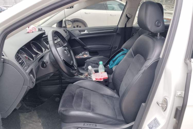 Used Volkswagen Golf 2018 230TSI Automatic Luxury Version
