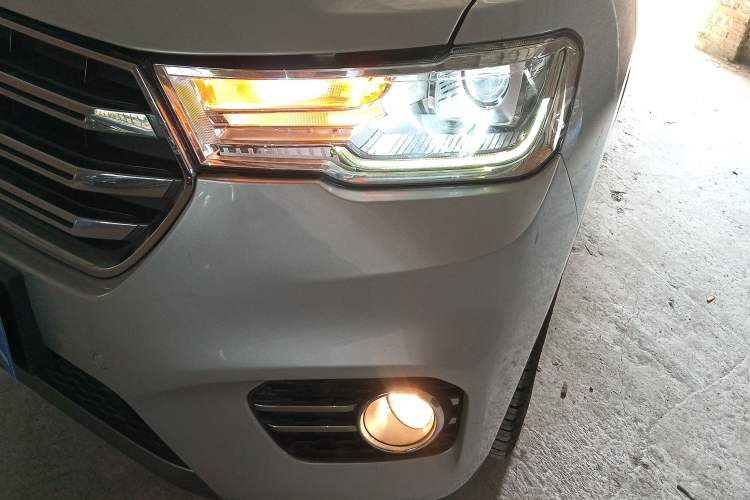 Used Haval H6 2017 Blue Label 1.5T Automatic Two-Wheel Drive ZhiShang Model