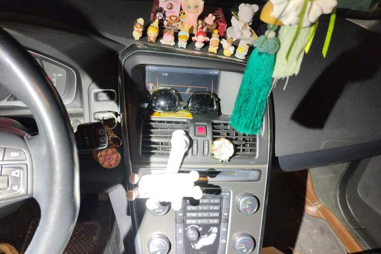 Used Volvo XC60 2013 T5 Zhiya Edition Audio And AC Panel