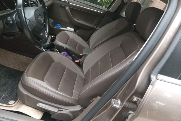 Used Volkswagen Bora 2014 1.6L Manual Comfort Model Left Front Seat