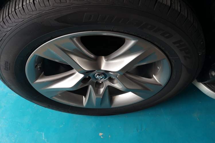 Used Toyota Highlander 2018 2.0T Four-Wheel Drive Luxury Version 7 Seats China VI Standard Right Rear Wheel Hub