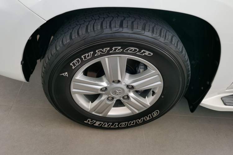 Used Toyota Land Cruiser 2015 4.6L V8 Low-Power Version Middle East Edition