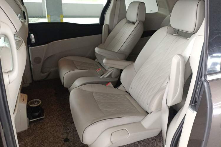 Used Buick GL8 2023 Land Executive Class 652T Luxury Model
