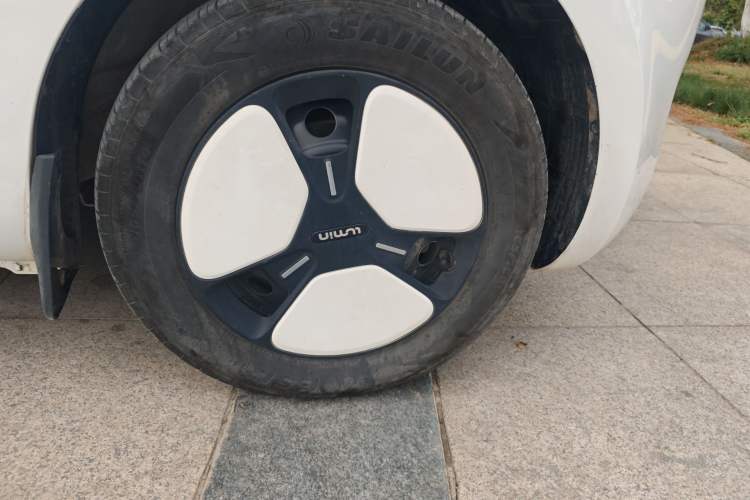 Used CHANGAN NEVO Lumin 2022 301km Honey-Sweet Version Right Front Wheel Hub