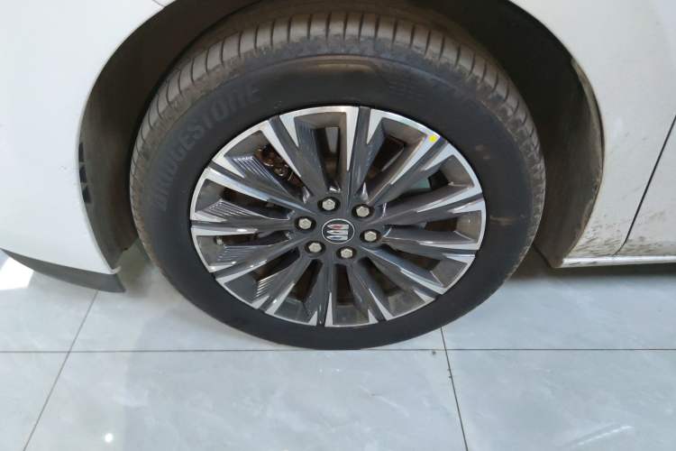 Used Buick GL8 2025 Lu Zun Deluxe Edition Left Front Wheel Hub