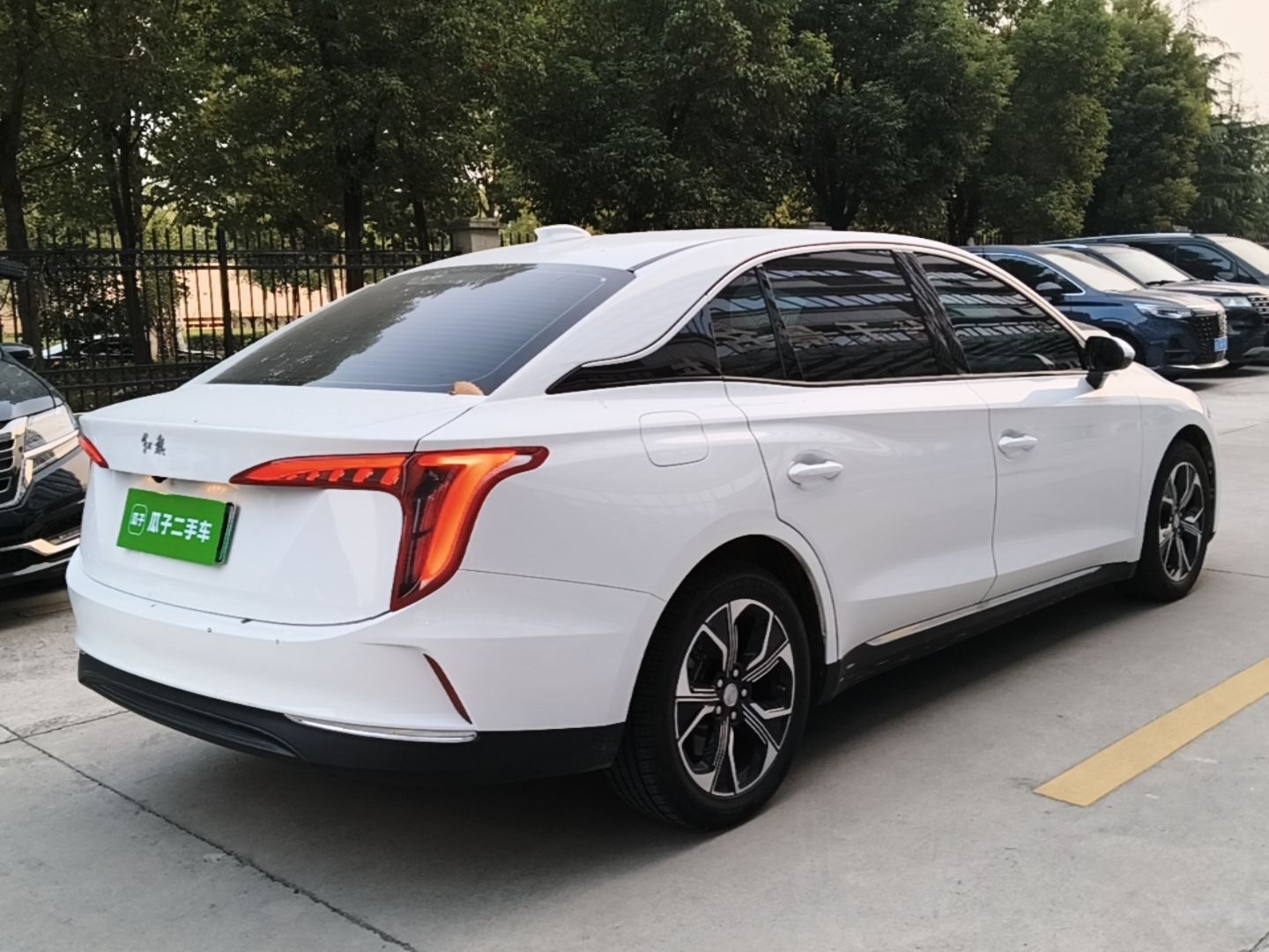 Hongqi E-QM5 2023 Base Travel Edition — снимка 6