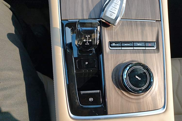 Used Geely Auto Monjaro L 2025 Dongfang Yao 2.0TD Automatic All-Wheel-Drive Wangyue Edition
