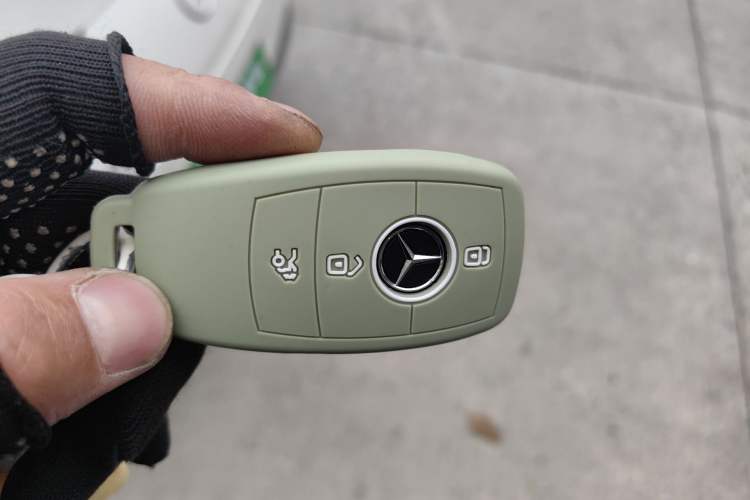 Used Mercedes-Benz CLA 2024-Year Facelifted CLA 200 Vehicle Key