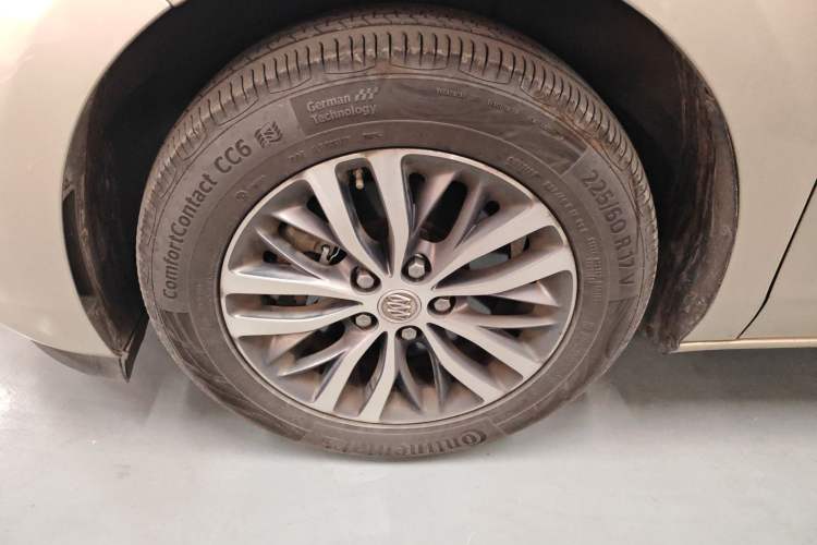 Used Buick GL8 2017 ES 28T Luxury Model China V Standard
